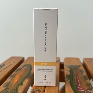 NEW IN BOX - RODAN AND FIELDS - REVERSE STEP 2 - INTENSIVE BRIGHTENING TONER